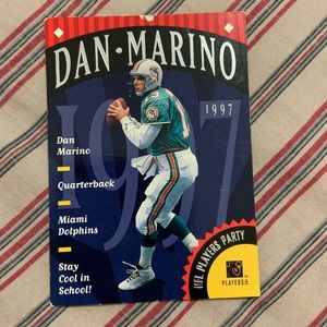 Dan Marino 1997 Miami Dolphins NFL card